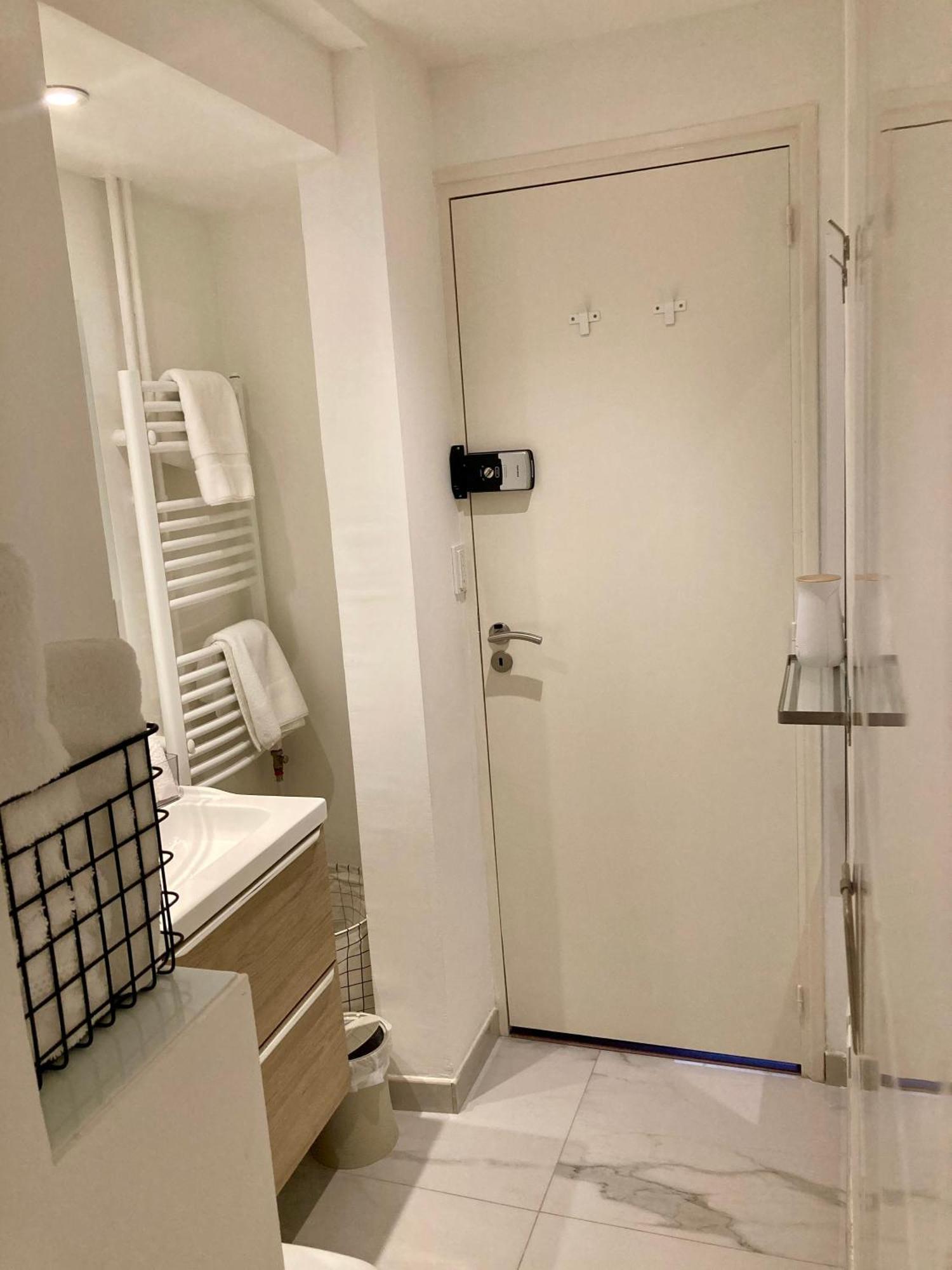 Cannes City B&B الغرفة الصورة